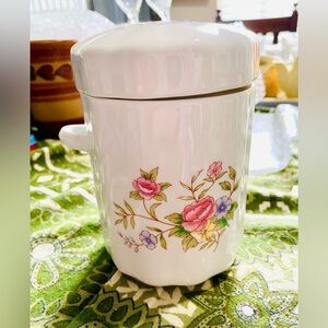 1988 FTD Cannister W/Lid.  Porcelain W/ Florals Pink, Yellow and Blue,Green EUC